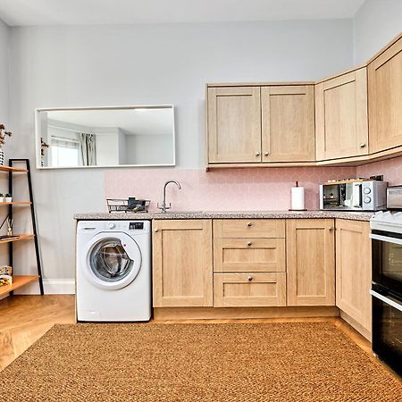 1 Dunluce Park - Portrush By The Sea Apartment Bagian luar foto