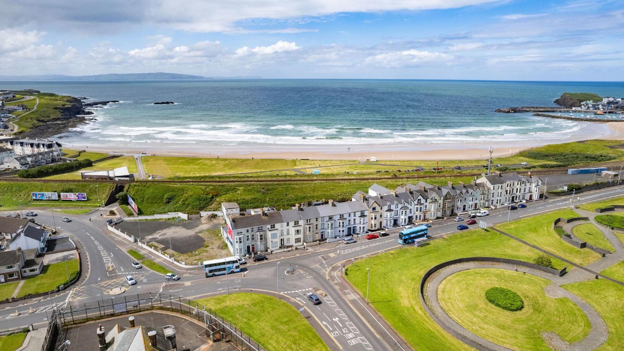 1 Dunluce Park - Portrush By The Sea Apartment Bagian luar foto