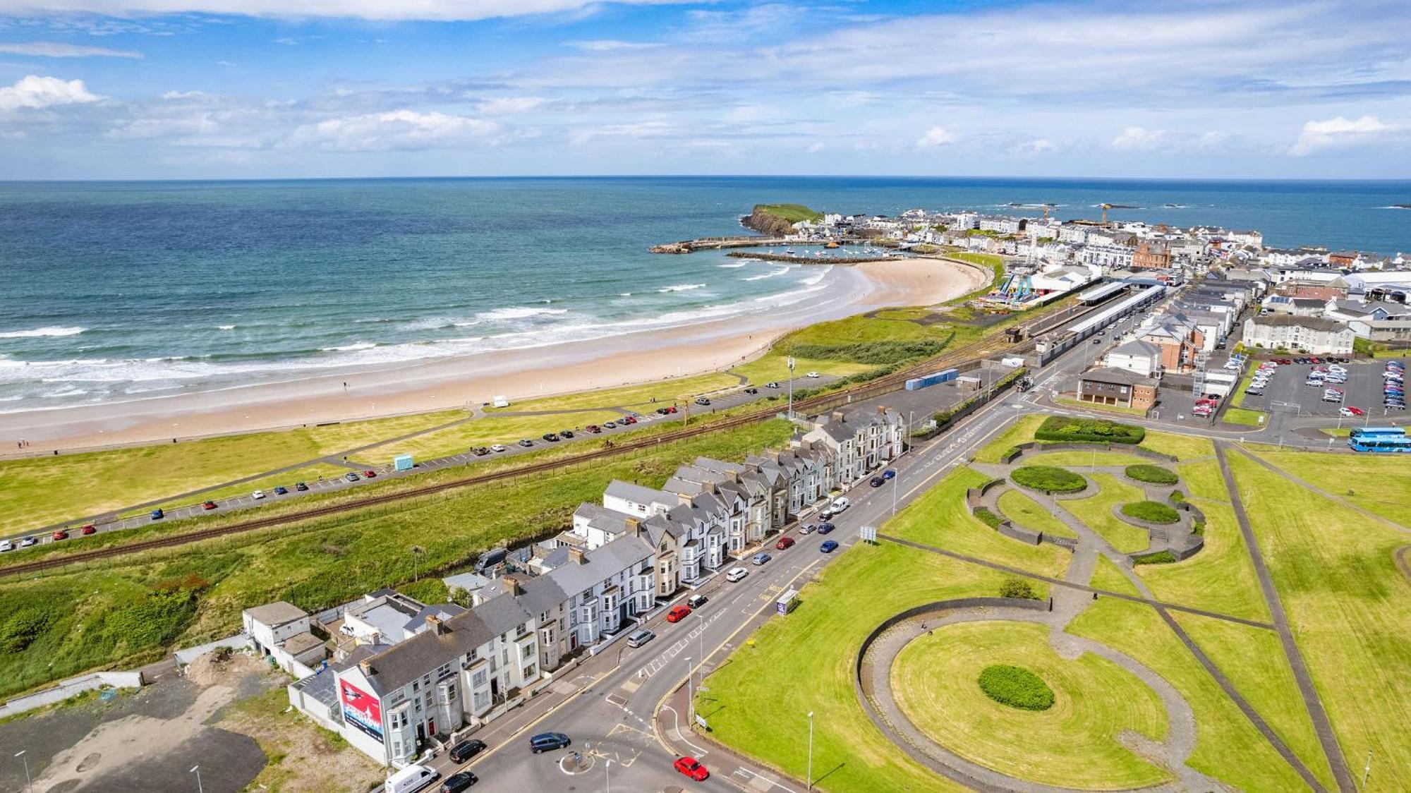 1 Dunluce Park - Portrush By The Sea Apartment Bagian luar foto