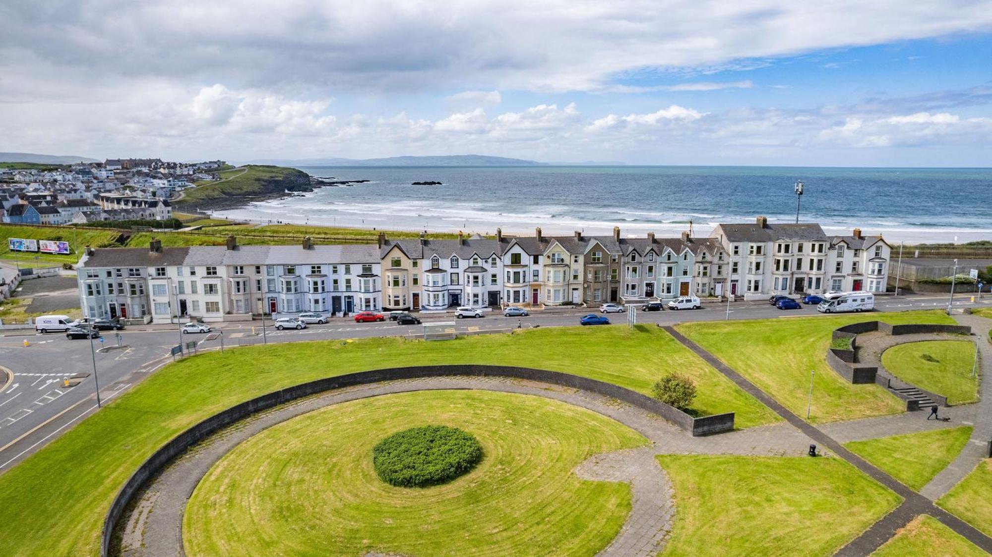 1 Dunluce Park - Portrush By The Sea Apartment Bagian luar foto